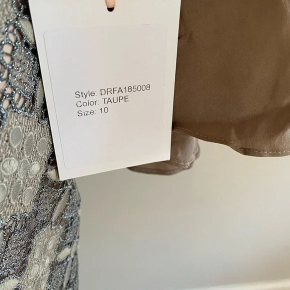 Curete Dress Embroidered Lace Bell Sleeves Taupe Women’s size 10 NWT Wedding - Picture 3 of 12